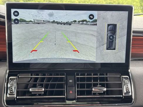 Used 2024 Lincoln Navigator Reserve AWD/4WD image 17