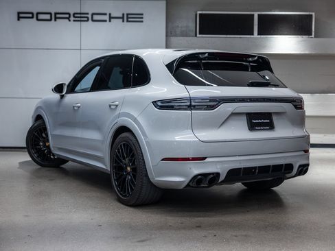 Certified 2023 Porsche Cayenne GTS AWD/4WD image 3