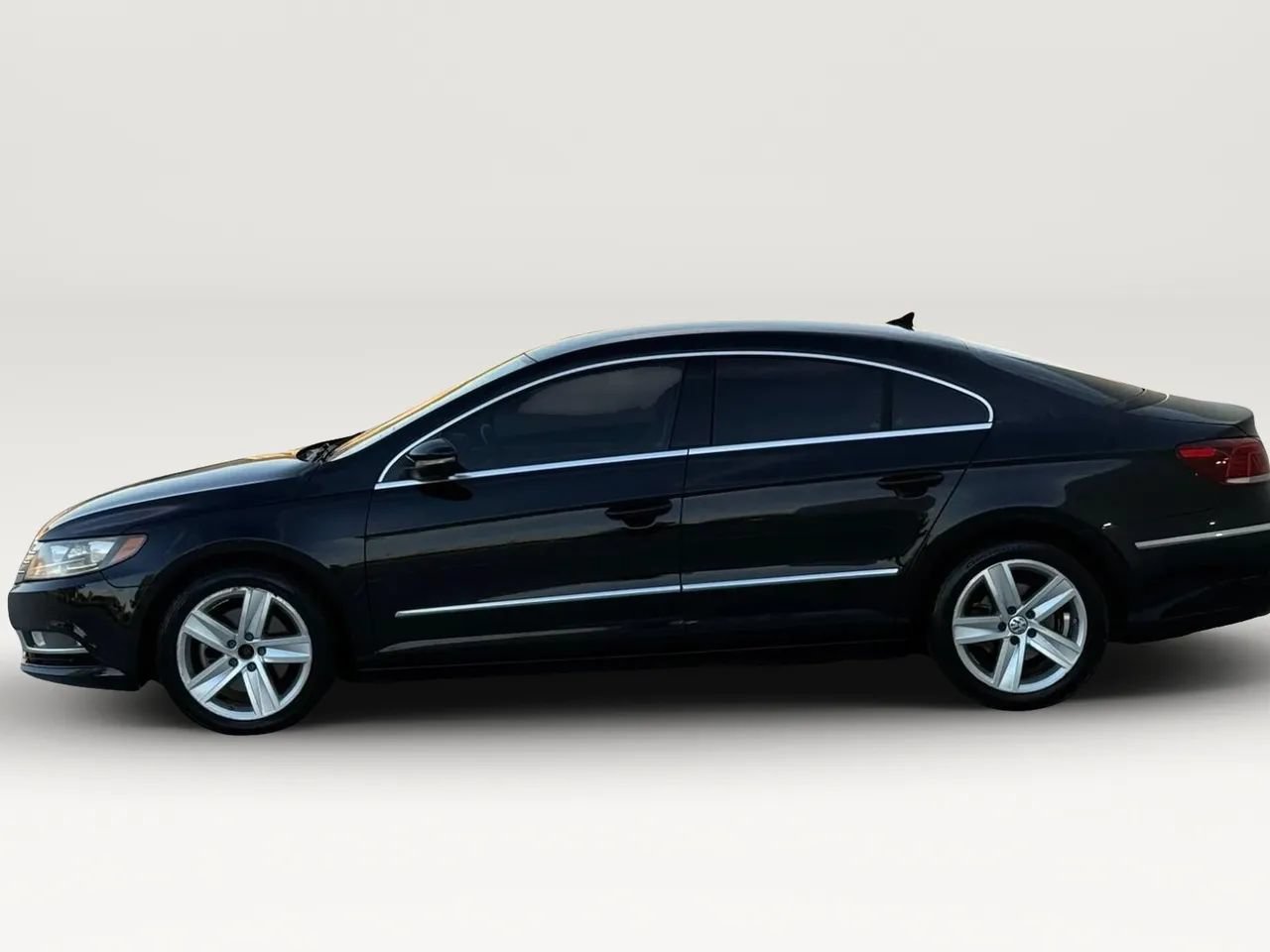 Used 2014 Volkswagen CC R-Line FWD image 5