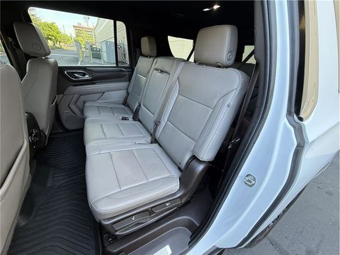 Used 2023 Chevrolet Suburban LT image 16