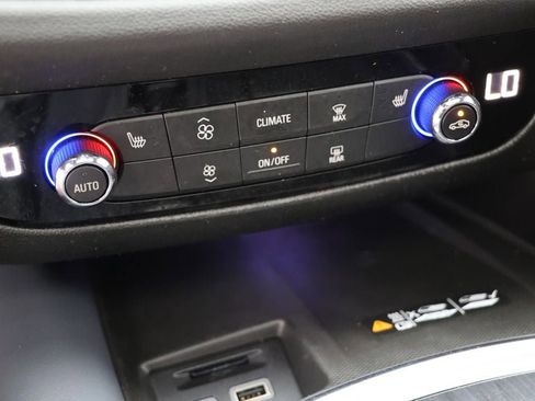 Used 2022 Buick Enclave Essence w/ Experience Buick Package image 24