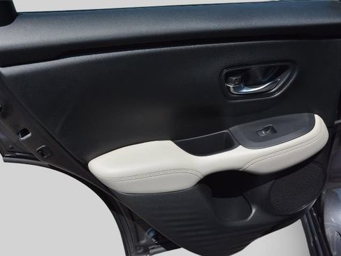 Used 2023 Honda HR-V LX image 22