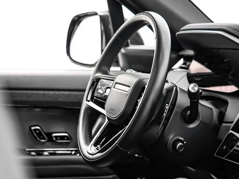 Used 2024 Land Rover Range Rover Sport Dynamic SE image 13