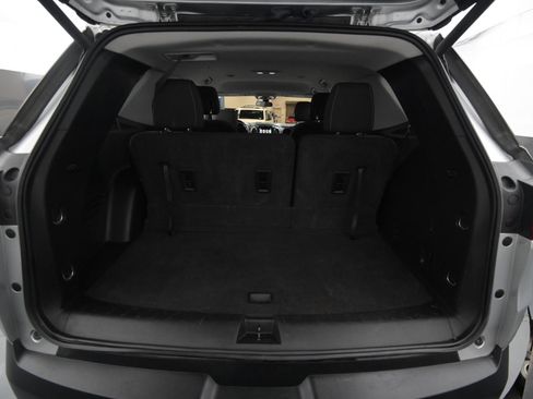 Used 2018 Chevrolet Traverse LT image 43