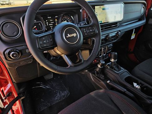 New 2025 Jeep Wrangler Unlimited Rubicon image 18