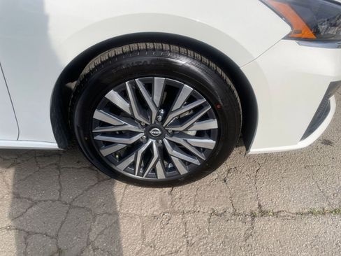 Used 2025 Nissan Altima 2.5 SV image 31