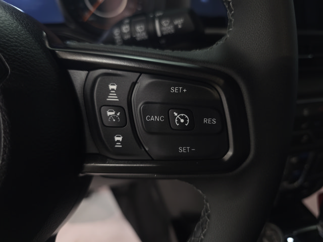 Used 2025 Jeep Wrangler Unlimited Sport AWD/4WD image 16