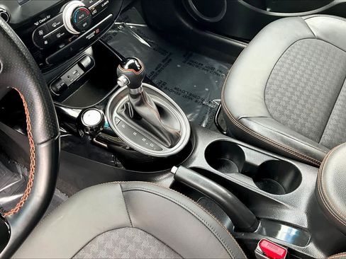 Used 2018 Kia Soul ! image 16