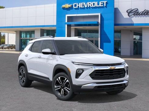 New 2026 Chevrolet TrailBlazer LT w/ Driver Confidence Package FWD image 8