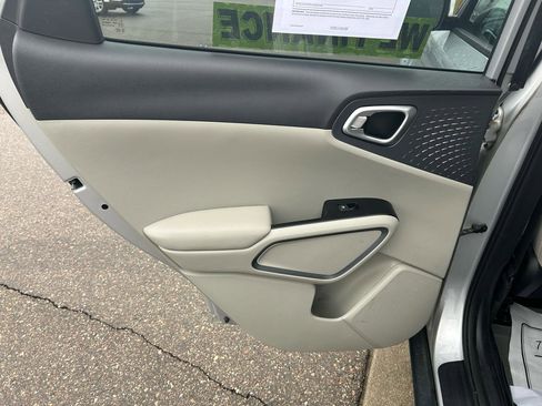 Used 2020 Kia Soul S image 13