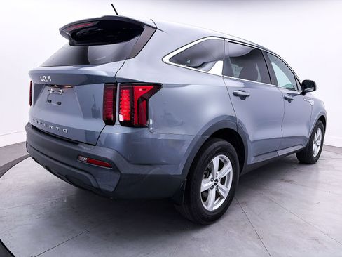 Used 2022 Kia Sorento LX image 14
