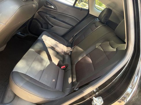 Used 2025 Chevrolet Trax LT w/ LT Convenience Package image 20