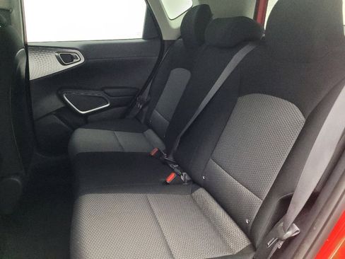 Used 2020 Kia Soul LX image 18