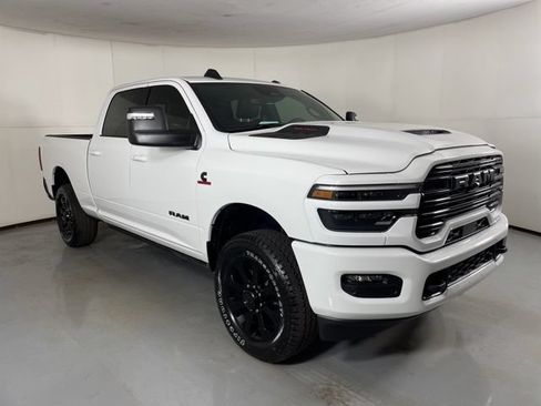 New 2026 RAM 2500 Laramie AWD/4WD image 2