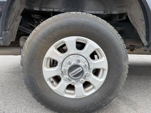 Used 2023 Ford F250 XLT AWD/4WD image 13