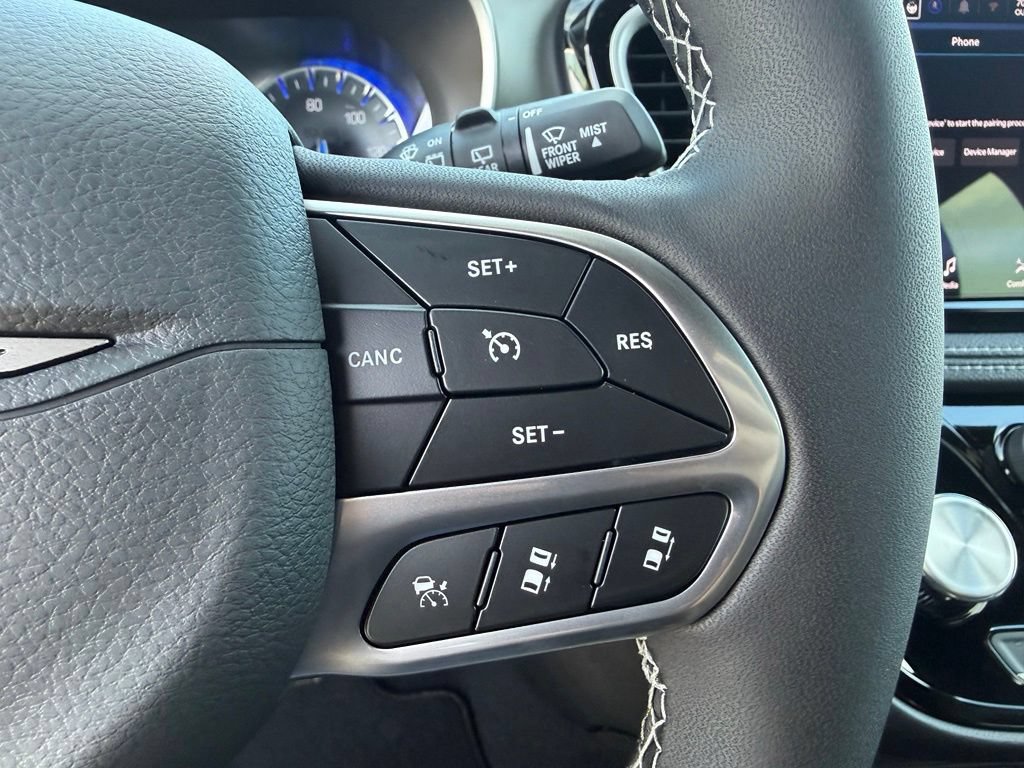 New 2027 Chrysler Pacifica Select FWD image 9