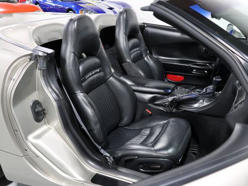 Used 1999 Chevrolet Corvette Convertible w/ Performance Handling Pkg RWD image 4