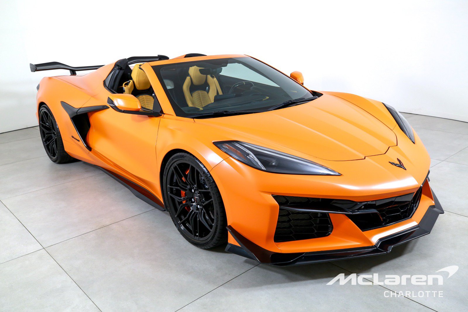 Used 2023 Chevrolet Corvette Z06 w/ Z07 Performance Package RWD image 4