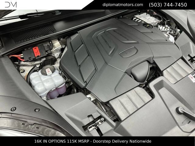 Used 2025 Porsche Cayenne E-Hybrid AWD/4WD image 49