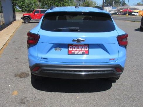 Used 2024 Chevrolet Trax RS w/ Sunroof Package image 7
