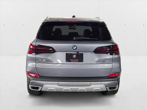 Used 2025 BMW X5 xDrive50e w/ Parking Assistance Package image 7