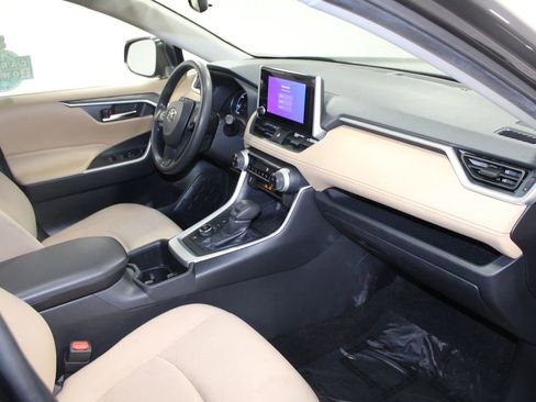 Used 2023 Toyota RAV4 XLE w/ Convenience Package image 28