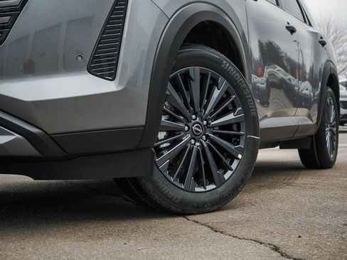 New 2026 Nissan Pathfinder SL w/ SL Premium Package AWD/4WD image 6