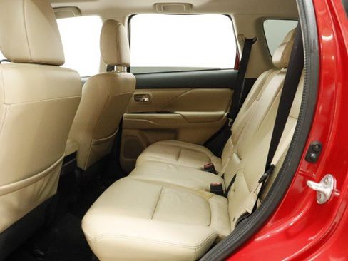 Used 2016 Mitsubishi Outlander GT AWD/4WD image 28
