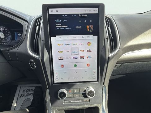 Used 2022 Ford Edge Titanium image 12