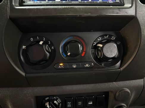 Used 2008 Nissan Xterra Off-Road w/ Tow Pkg AWD/4WD image 17
