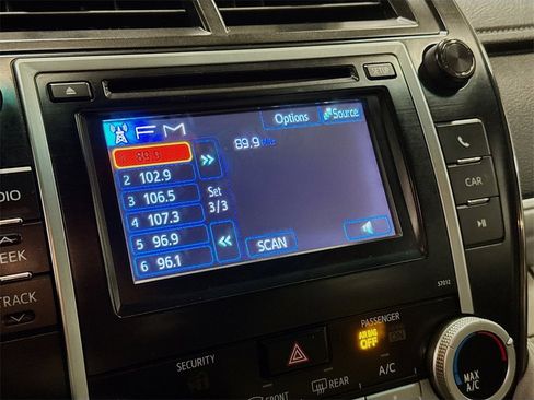 Used 2012 Toyota Camry LE image 15