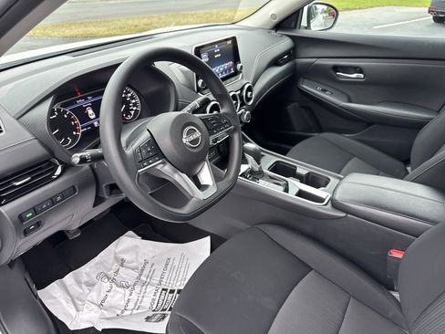 Used 2024 Nissan Sentra SV image 15