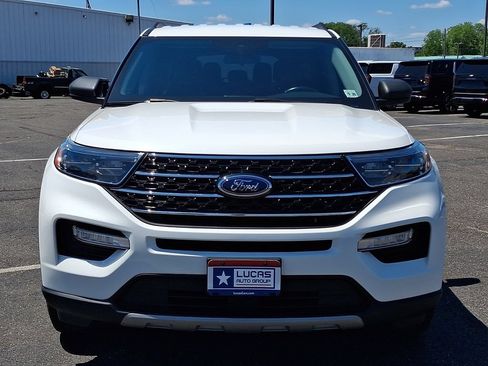 Used 2021 Ford Explorer XLT w/ Equipment Group 202A AWD/4WD image 4