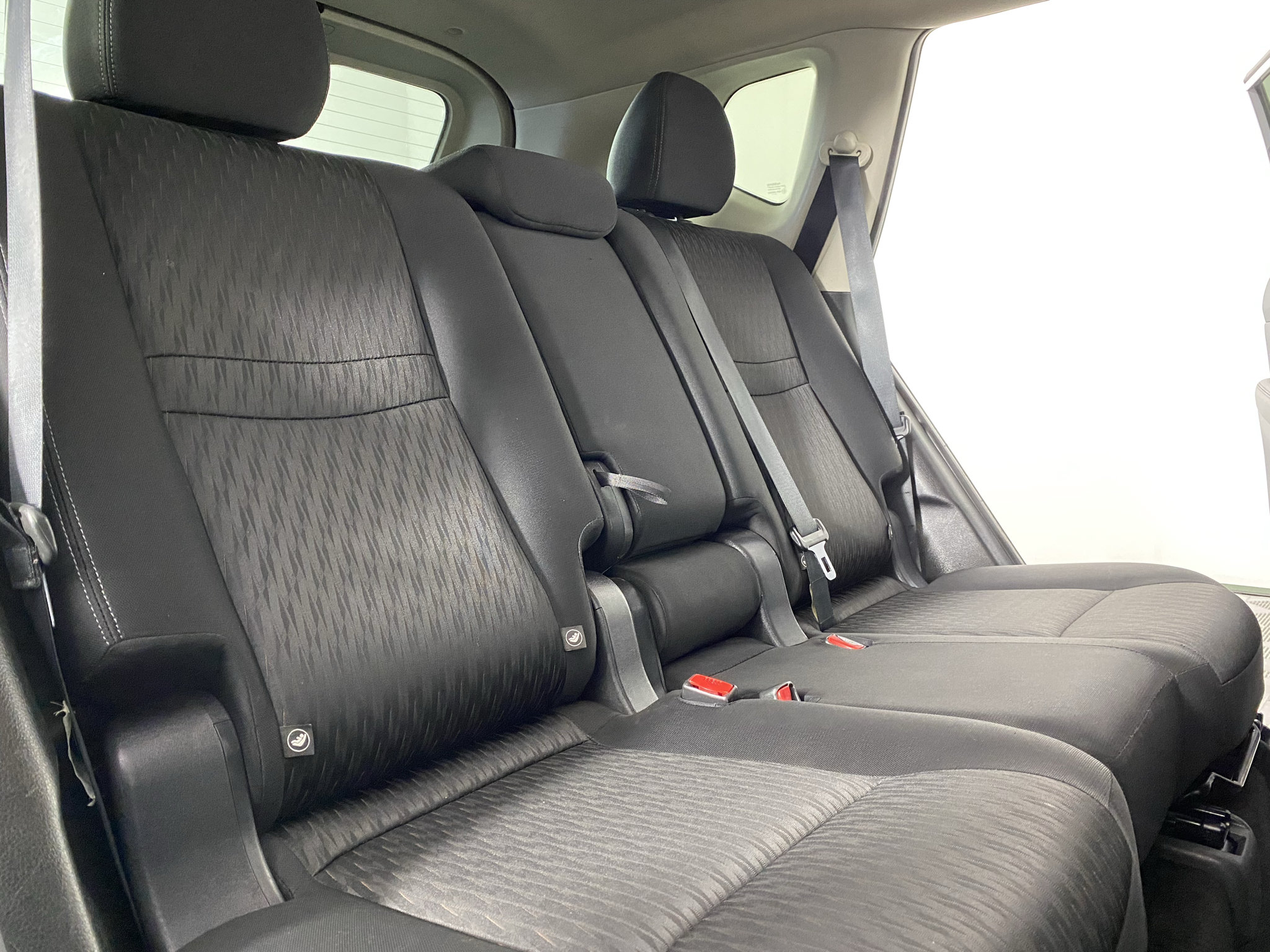 Used 2018 Nissan Rogue SV AWD/4WD image 16