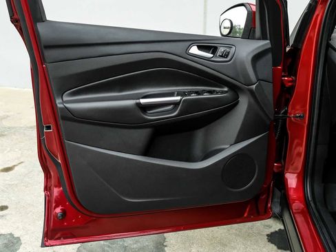 Used 2017 Ford Escape Titanium image 43