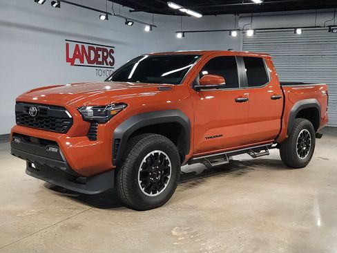 Certified 2025 Toyota Tacoma TRD Off-Road w/ TRD Off Road Premium Package image 3