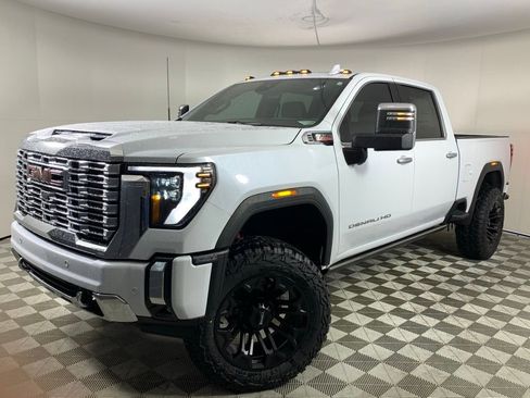 New 2026 GMC Sierra 2500 Denali w/ Denali Reserve Package image 2