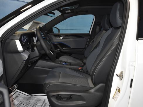 New 2026 Volkswagen Tiguan SE R-Line image 6