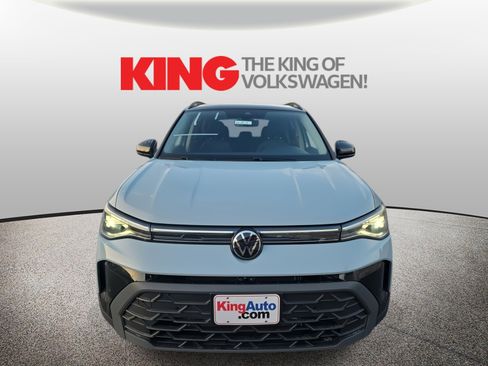 New 2026 Volkswagen Taos SE image 9