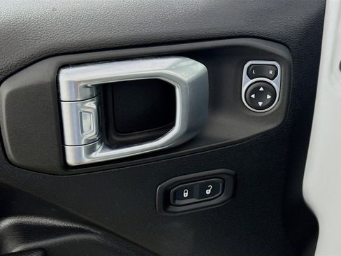 Used 2022 Jeep Wrangler Unlimited Sport w/ Sun And Sound Package image 22