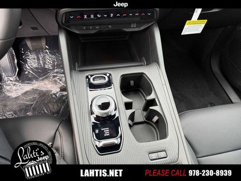 New 2026 Jeep Cherokee Limited image 9