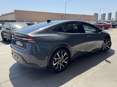 Used 2024 Toyota Prius Prime Premium image 4