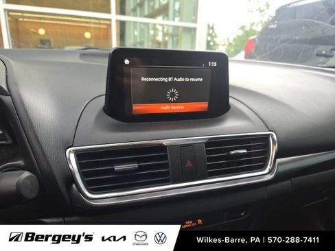 Used 2018 MAZDA MAZDA3 Grand Touring w/ Premium Equipment Package FWD image 4