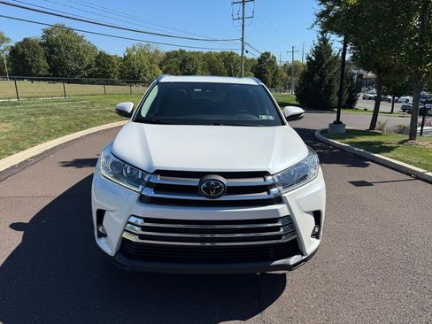 Used 2019 Toyota Highlander Limited image 2