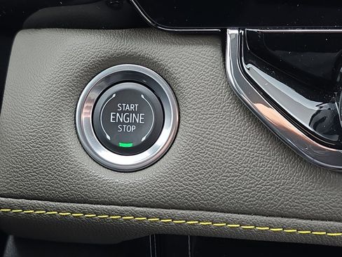 Used 2025 Chevrolet Colorado ZR2 w/ Technology Package image 28