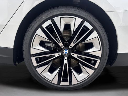 New 2026 BMW i5 eDrive40 w/ Premium Package RWD image 31
