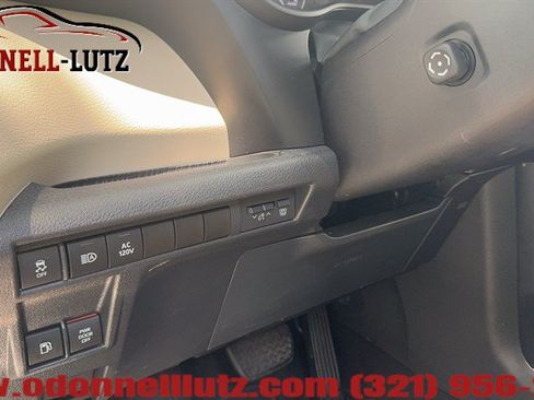 Used 2022 Toyota Sienna Limited FWD image 16