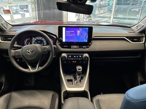 Used 2023 Toyota RAV4 XLE Premium image 17
