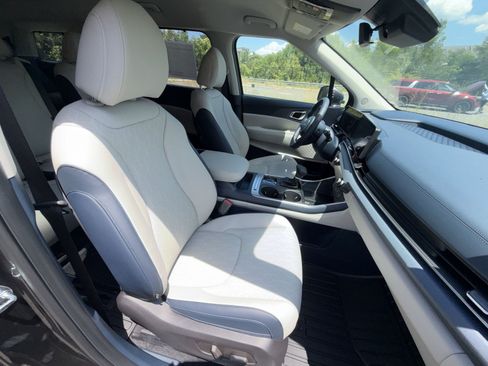 New 2026 Kia Carnival EX FWD image 26