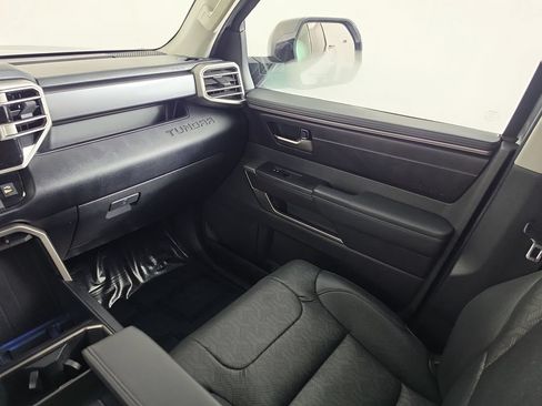 Used 2024 Toyota Tundra SR5 w/ SR5 Premium Package AWD/4WD image 30